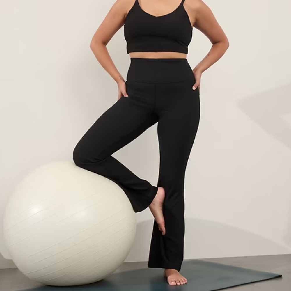 Athleta Elation Ultra High Rise Rib Flare Yoga Pant | Size S | Black Rib